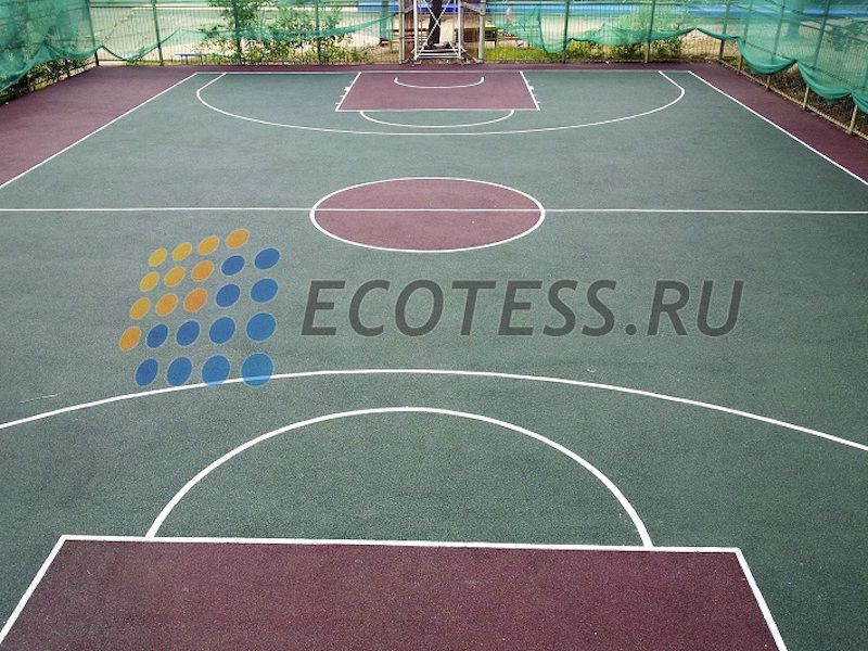 Спортивная площадка с резиновой крошкой и разметкой
