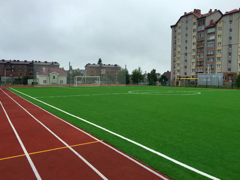 Спорт площадка около домов