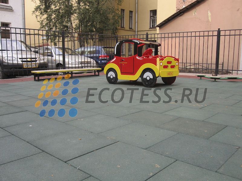 Резиновая плитка на площадке с детскими объектами